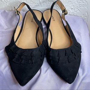 🌻Torrid Faux Suede Ruffles Pointed Toe Flat